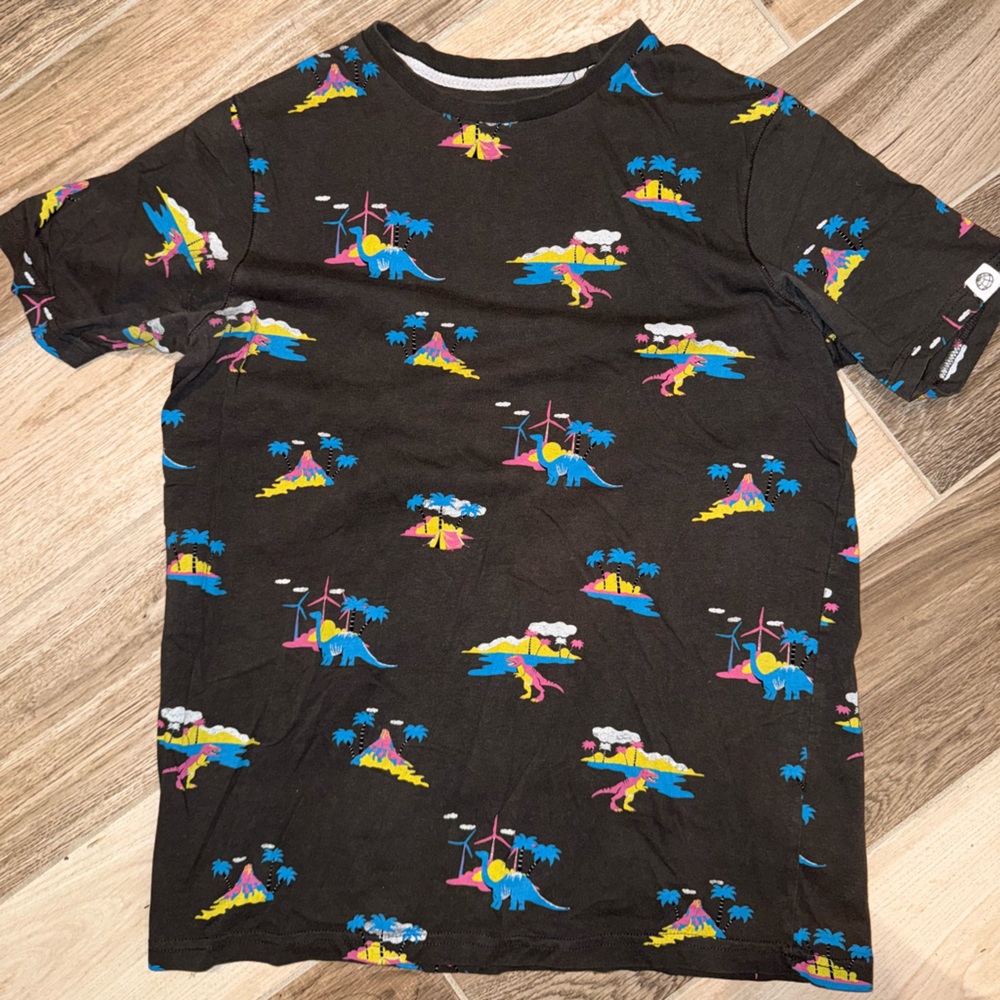 Dinosaur Print Black  T-Shirt men’s small